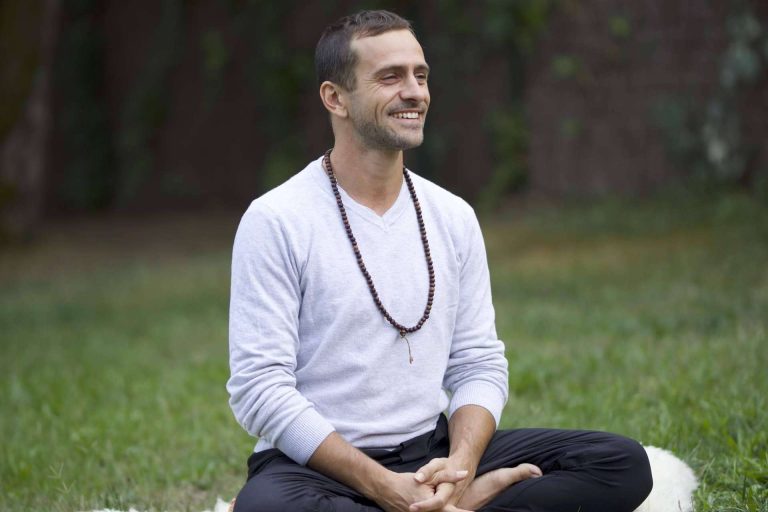 ¿Qué es 'Bhakti y Kirtan'?. El Yoga de la Música con Ravi Ram