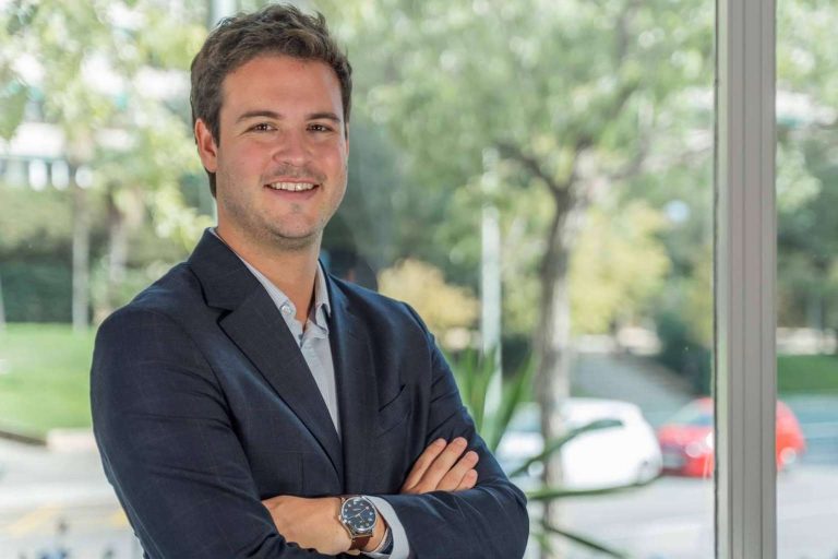 Publicación del primer libro del asesor financiero Alejandro Vegueria