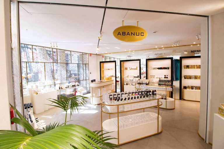 Nuevo lanzamiento de la revista de The Embassy Store