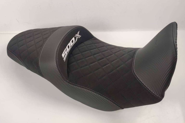 Personalización del asiento de moto para mejorar la experiencia en la carretera, con JM-FUNDAS