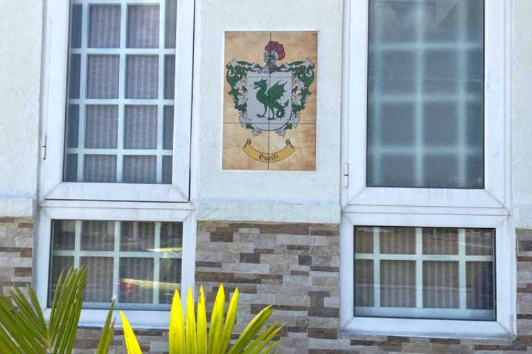 Tienda Heráldica ofrece escudos heráldicos familiares, el escudo de la familia