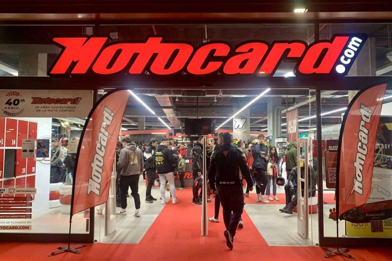 Concentración motera en X-Madrid y un streaming del evento en el canal de Twitch para la celebración del Black Friday de Motocard