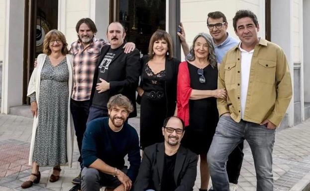 Reparto oficial