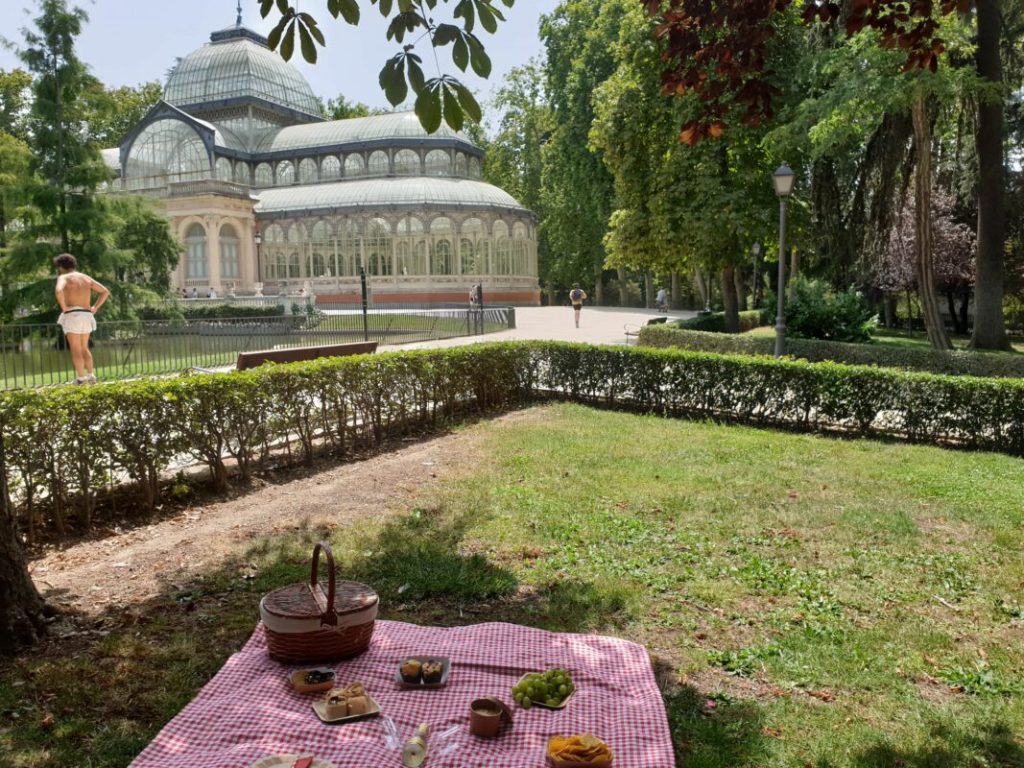 Hacer picnic en el parque de El Retiro