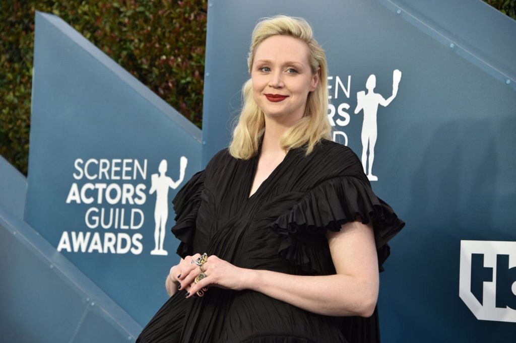 Gwendoline Christie como Larissa Weems personaje 