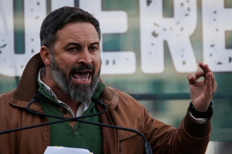 Abascal anuncia que Vox recurrirá la reforma del Gobierno para renovar el TC y el CGPJ
