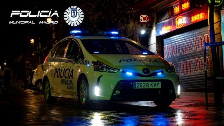 Detenido un padre por abandonar más de media hora a un bebé en su coche con las ventanas abiertas en Madrid