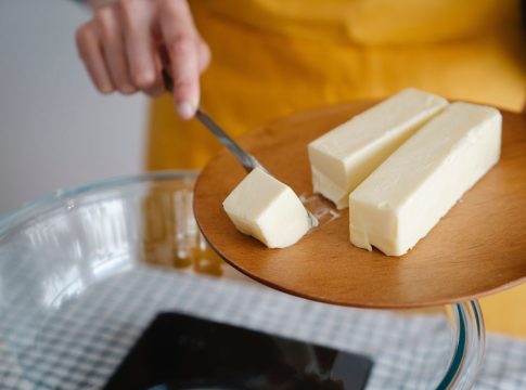 Mantequilla o margarina, ¿cuál es más saludable? Mantequilla o margarina, ¿cuál es más saludable?