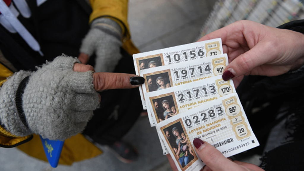 Lotería de Navidad: Cuánto se queda Hacienda del premio y cómo evitarlo 36 ¿A cuánto asciende el monto del Gordo este 2022?