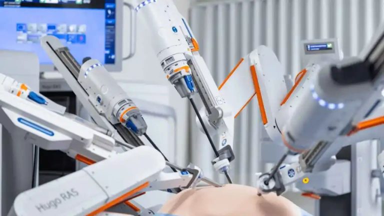 Así es 'Hugo', el robot cirujano que ya opera
