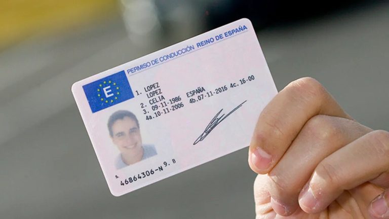 Así puedes sacarte el carnet de conducir internacional