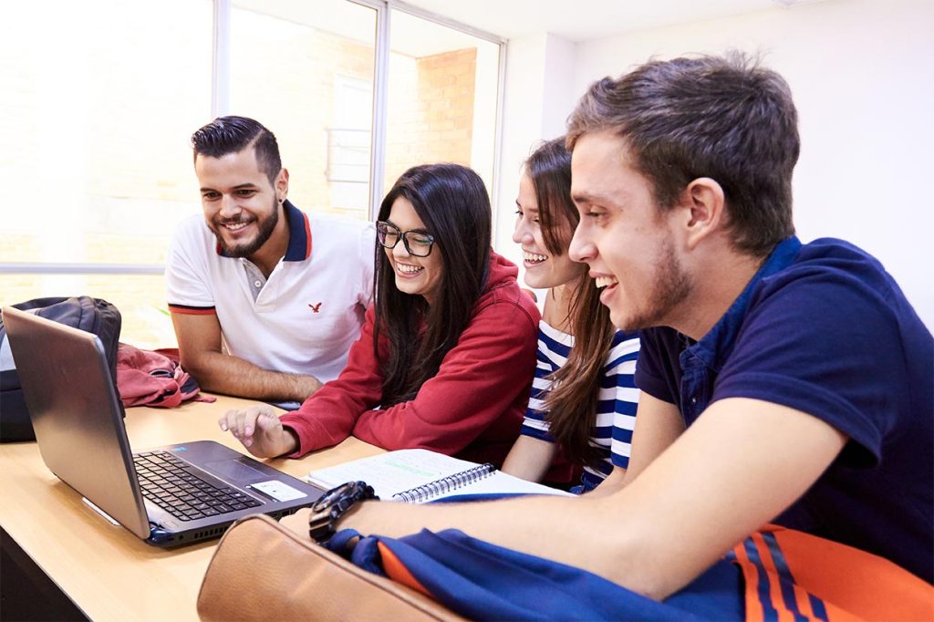 Así puedes tener Office 365 de manera legal (y gratis) 85 Gratis para estudiantes y docentes