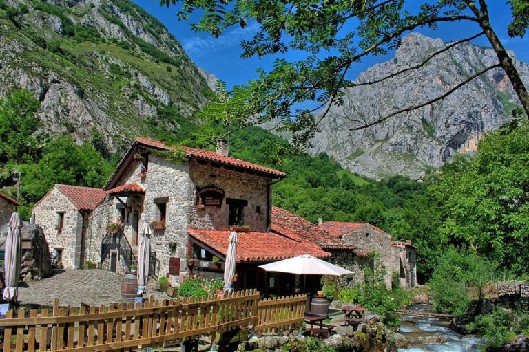 A este pequeño pueblo de España es muy difícil acceder, pero merece muchísimo la pena
