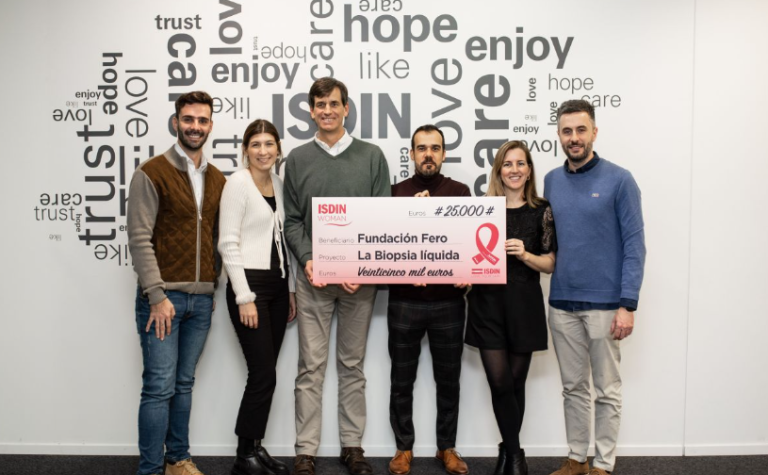 ISDIN dona 25.000 euros a la Fundación FERO con la campaña ‘Juntas contra el cáncer de mama’