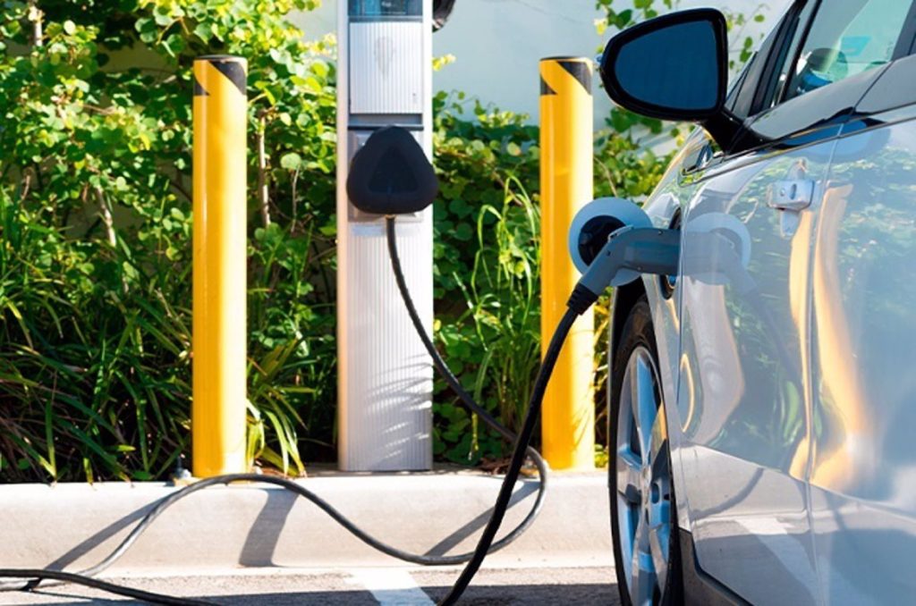  Así es la ITV de un coche eléctrico