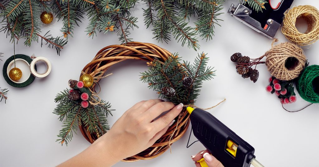 ¿Dónde se coloca la corona de navidad?