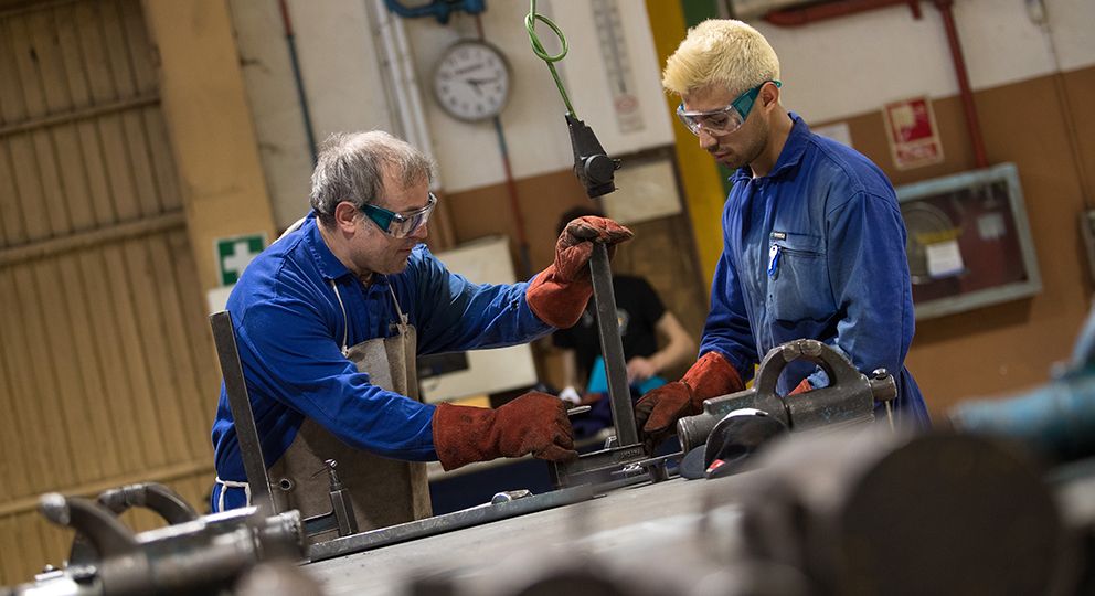 FP en España 2025: las especialidades con mejor sueldo y más demanda laboral 2 FP en España 2025: las especialidades con mejor sueldo y más demanda laboral Fuente: Agencias