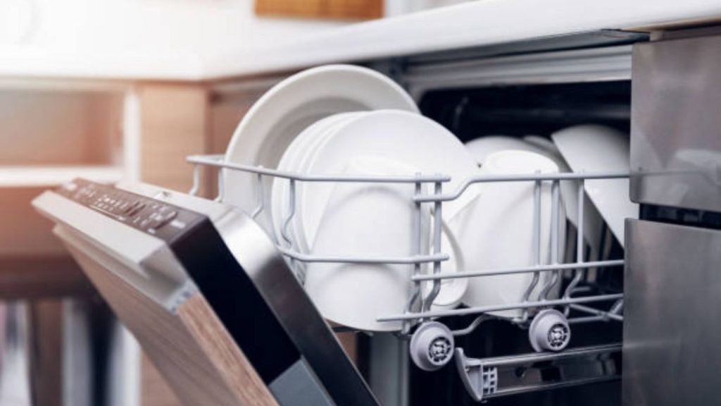 ¿Cuándo se inventó el primer lavavajillas?