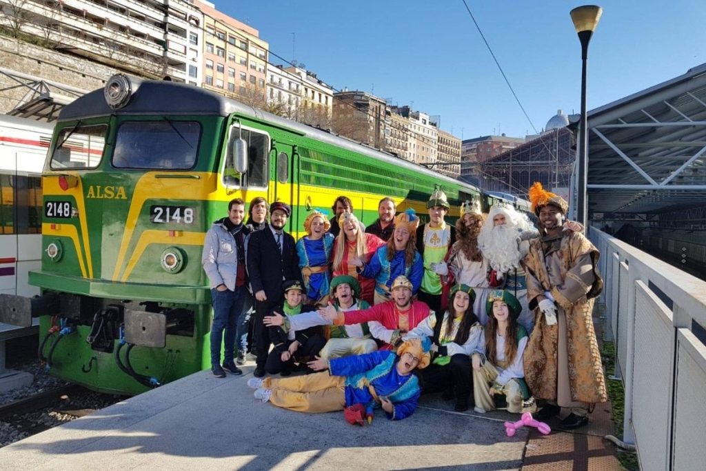 En Tren de los Reyes Magos. Una iniciativa de la empresa ALSA y la Asociación de Amigos del Ferrocarril de Madrid