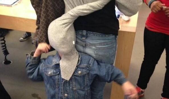 Gente que no debió llevar a sus hijos de compras