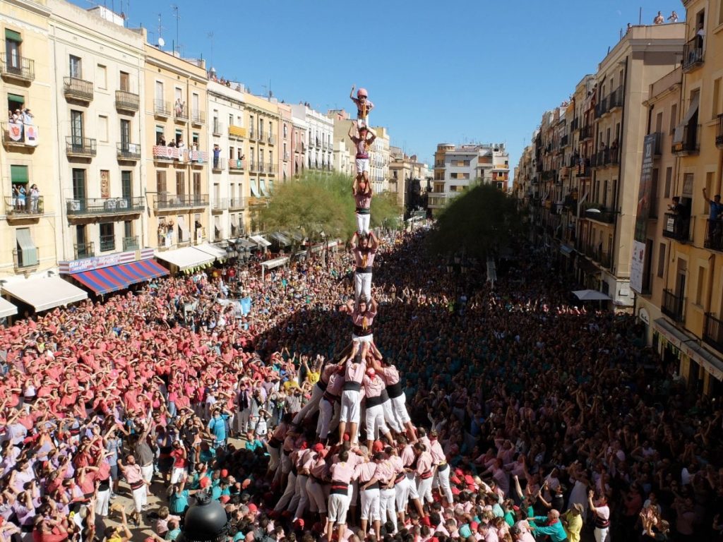 Tradiciones españolas las  castells las torres humanas 
