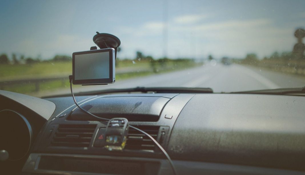 DGT: Inhibidor de radar instalado en el vehículo