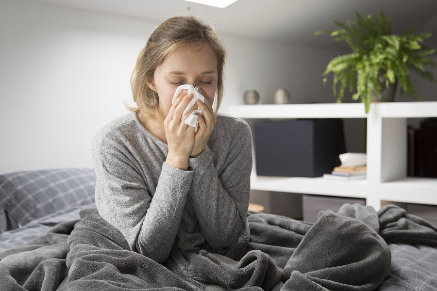 Joven sufre de gripe