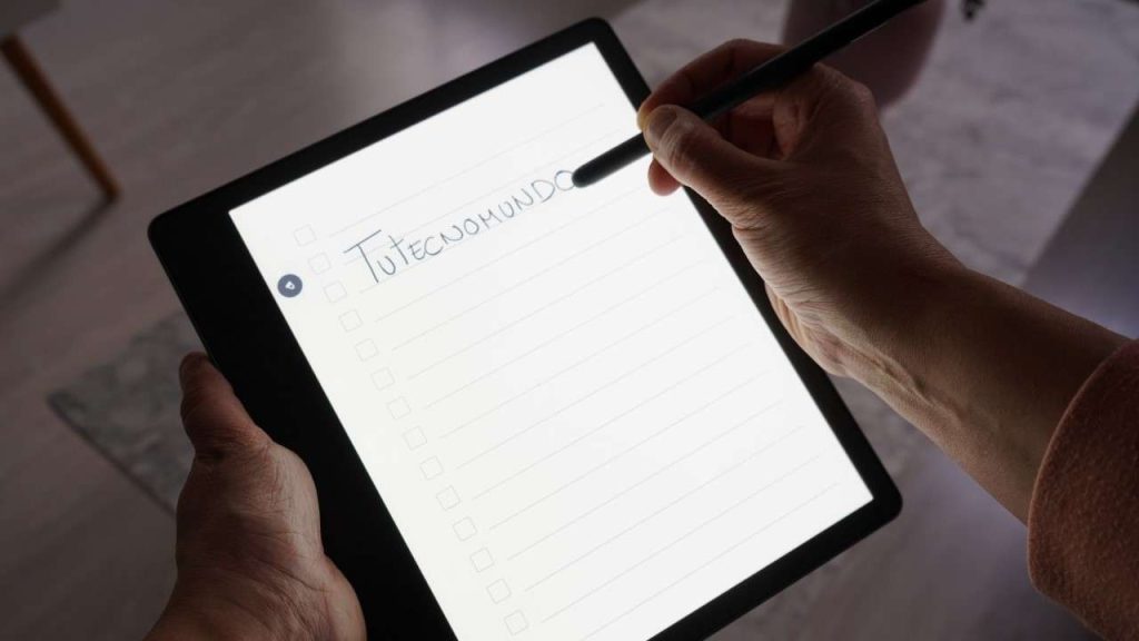 Escribe y leé a cualquier hora con Kindle Scribe