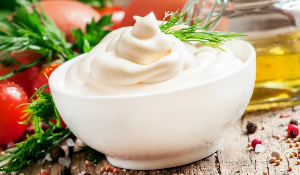 Mayonesa casera con aceite de nuez