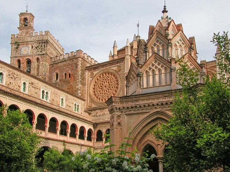 Estos son los monasterios más bonitos de España