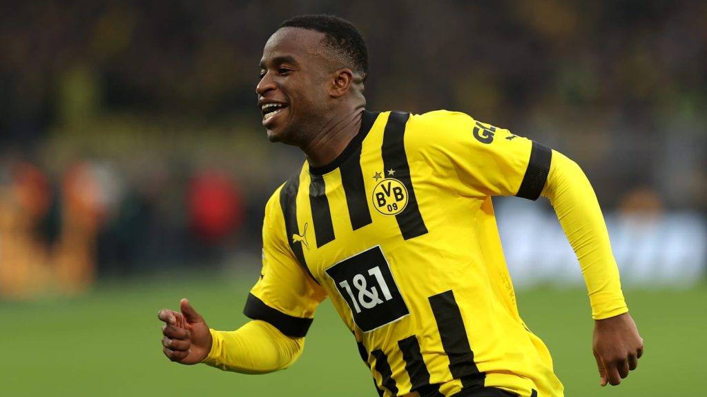 Moukoko, el refuerzo que se le escapa al Barcelona