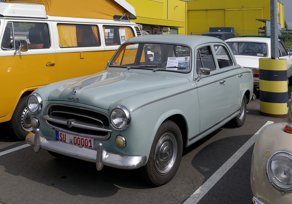 Coches: Peugeot 403 de la serie “Colombo”