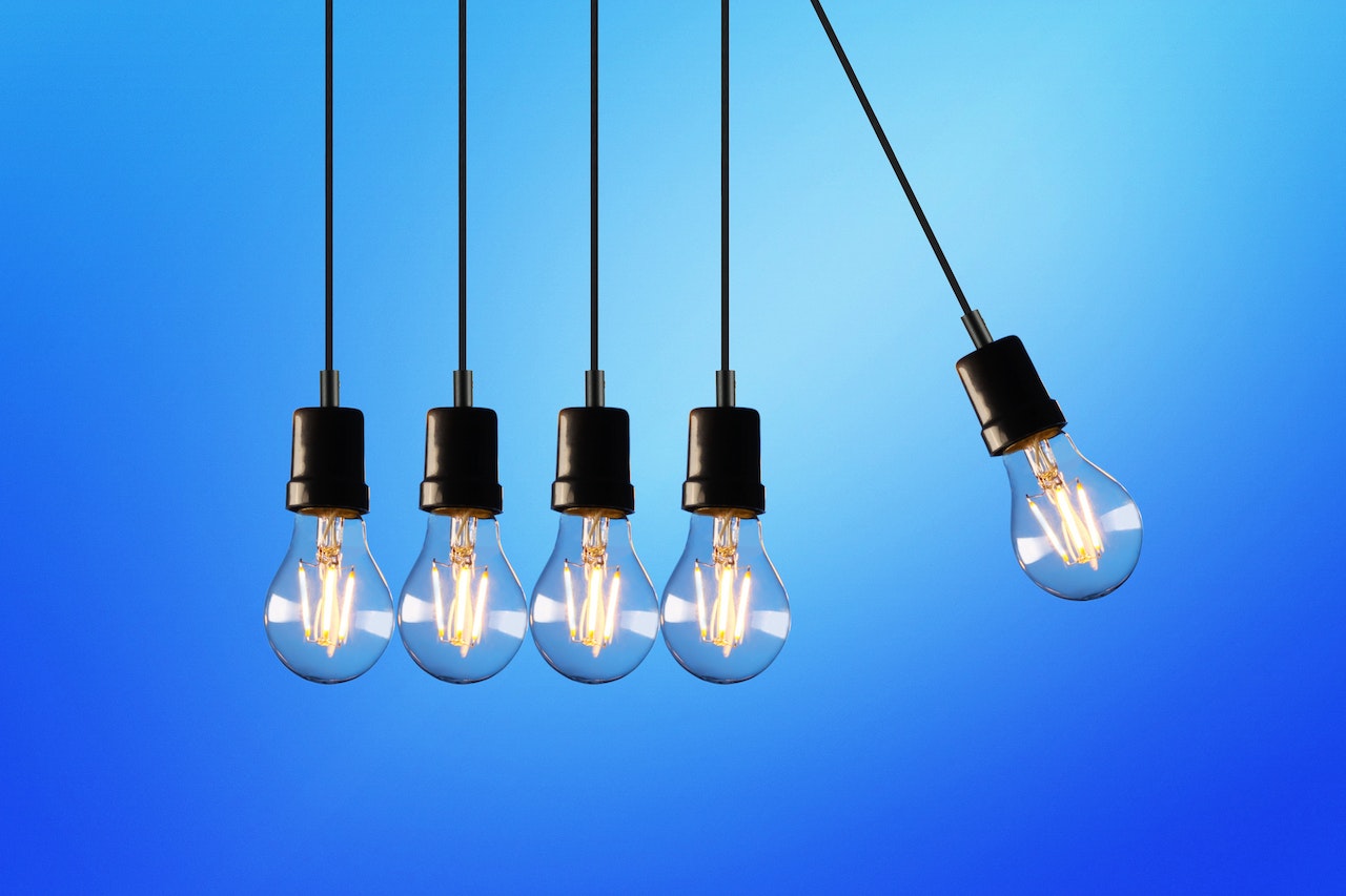 Precio de la luz hoy: 112 euros/MWh este martes y cómo afecta a tu factura en plena ola de calor 1 luz barata