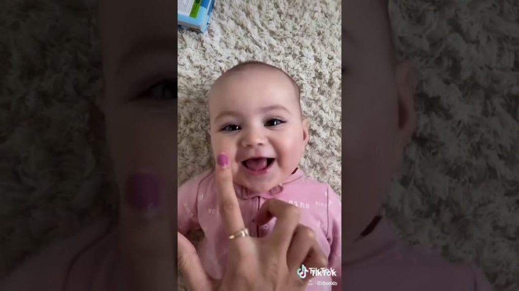 TikTok: los vídeos con más visitas en 2022 71 TikTok - Bebé sonriente