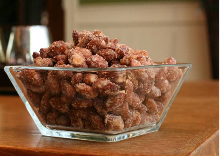 Haz tus propias almendras garrapiñadas para un picoteo muy goloso