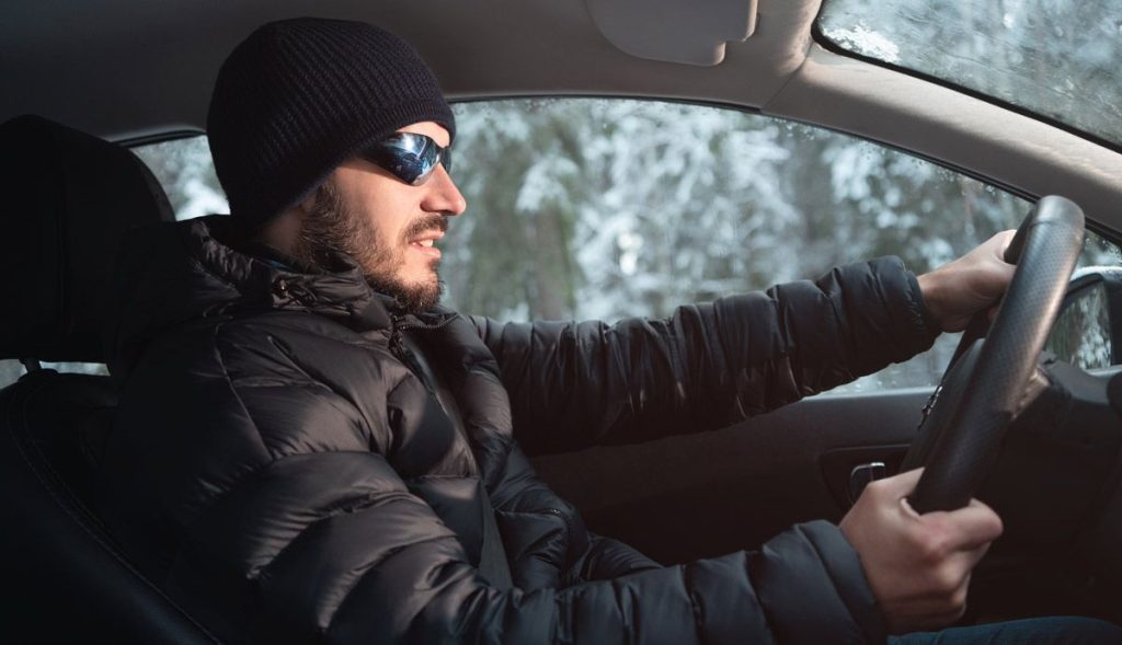 DGT está multa si usas chaqueta mientas manejas 