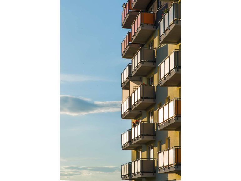 El futuro del autoconsumo, Soof instala placas solares para vecinos