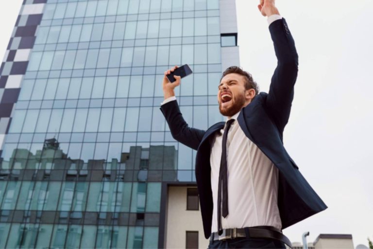 La gran labor de ayuda y asesoramiento de La Casa del TFG a las personas que van a realizar un TFG, TFM o un trabajo universitario