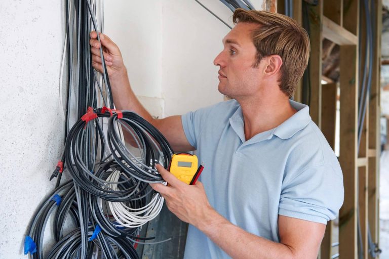 Soluciones González y su servicio de electricistas Fuengirola 24h