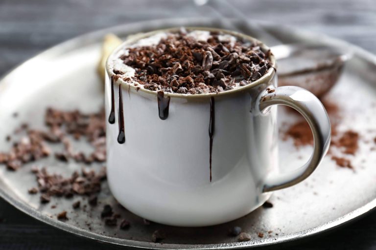 Los nibs de cacao con chocolate de Mediterranean Superfoods, un snack saludable y delicioso para cualquier momento del día