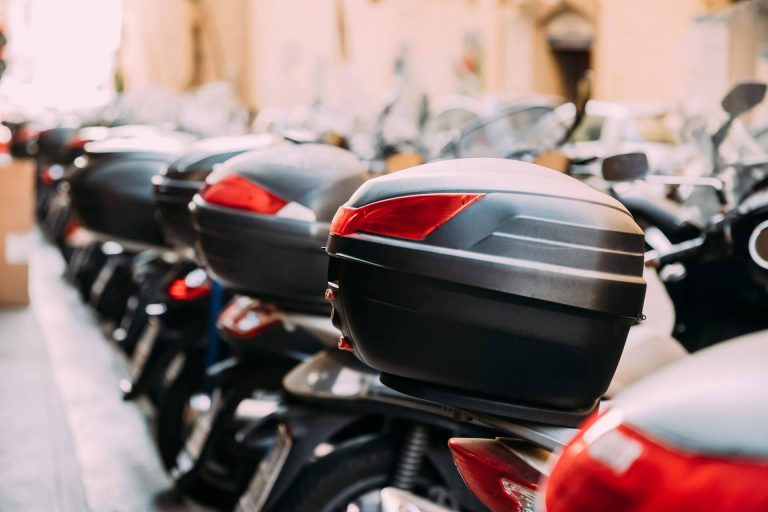 Seguridad y comodidad al viajar con el baúl y las maletas de Nilmoto