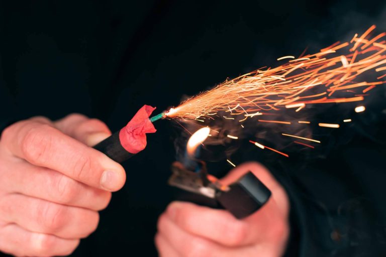 Este año, con Petardos AM, los petardos para fin de año serán 'made in Spain'