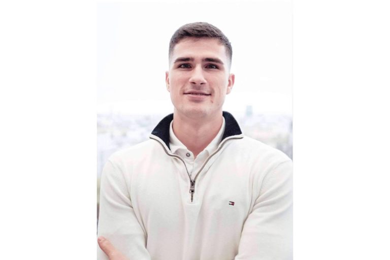 Mathew Wainwright es un joven emprendedor que dirige las operaciones de Opulentia Capital