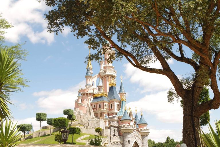 Viajar a Disneyland París de manera segura gracias a Coverontrip