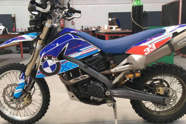 Pegatinas personalizadas con ADHESIVOSEMBARRADOS