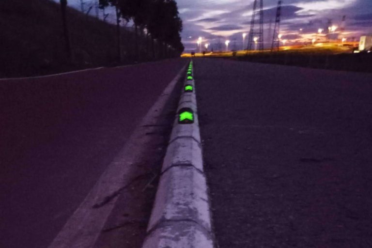 Abadecom, balizas truncadas fotoluminiscentes