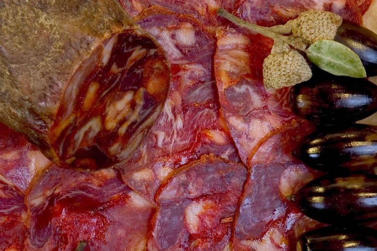 Jamón y embutidos de cerdo ibérico de bellota en País de Quercus para las cestas de Navidad