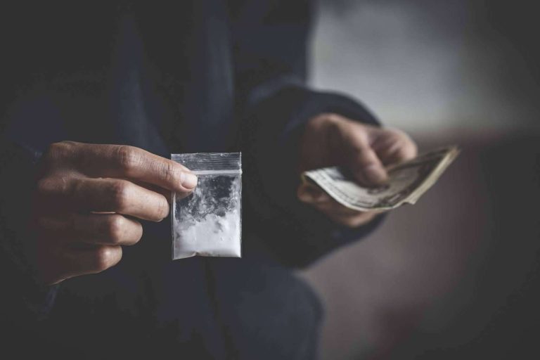 ¿Cómo puede ayudar un detective privado en los problemas de adicciones de los hijos?, según CTX Detectives Privados