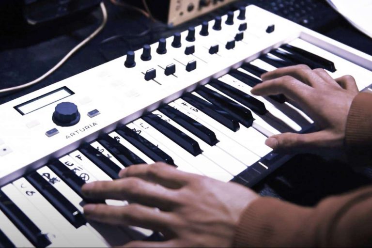 Marcar la diferencia en internet con los videoclips del fotógrafo y videógrafo Xavier Boet