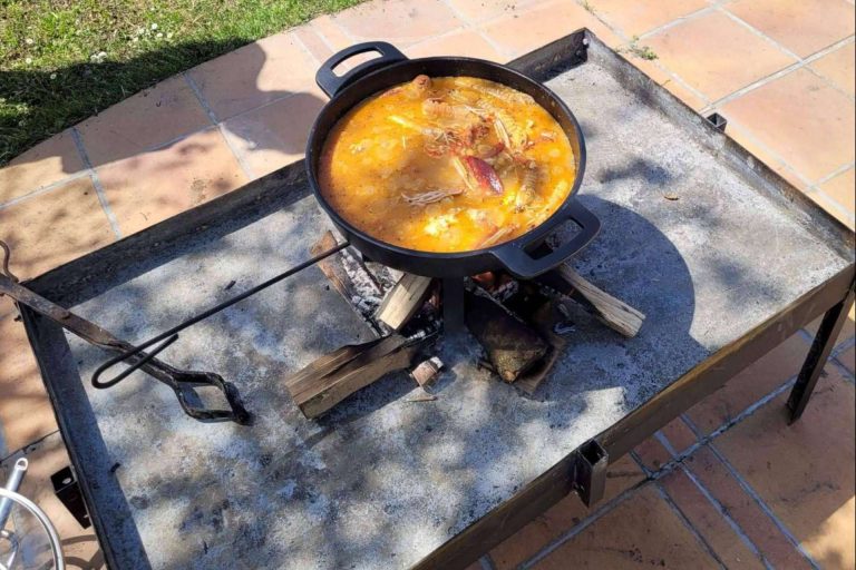 El brasero de jardín de Gaudir amb Foc es perfecto para disfrutar de las noches frías al aire libre